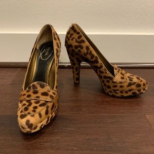 37.5 Prada calf hair leopard platform loafer pumps
